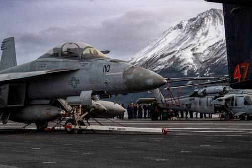 El portaaviones USS Nimitz llega al Atlántico Sur para ejercicios conjuntos con la Armada Argentina