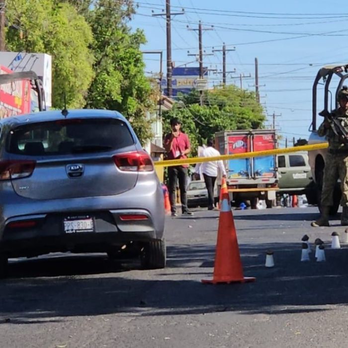Al menos tres muertos tras dos balaceras en la Plaza Cuatro Ríos de Culiacán