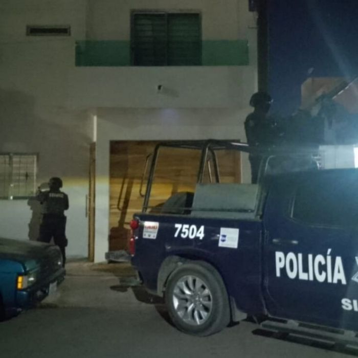 Aseguran arsenal en vivienda del fraccionamiento Santa Fe, Culiacán