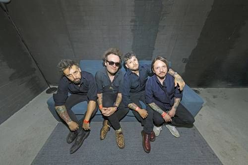De Nalgas celebra 10 años de ‘Vulgar dulce hogar’ y presenta ‘Bisnesworld’ en Foro IndieRocks