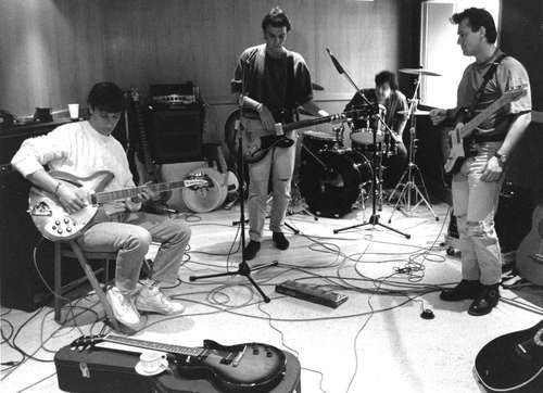 Hombres G estrena el documental ‘Los mejores años de nuestra vida’ y anuncia gira internacional