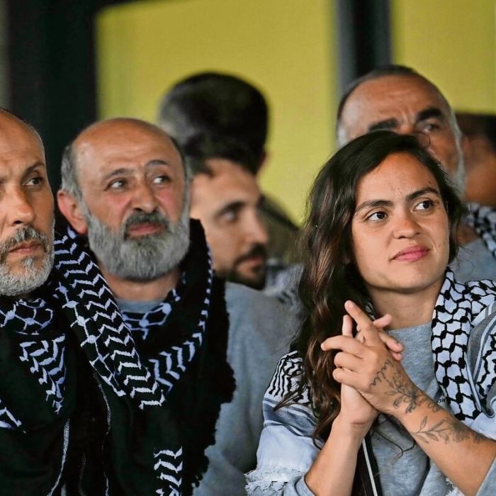 Más de 400 activistas de la flotilla a Gaza deportados por Israel llegaron a Turquía tras denuncias de maltrato