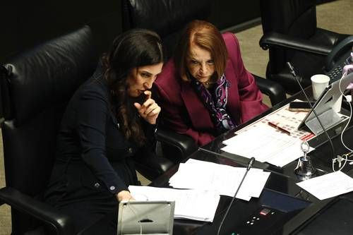 Morena impulsa juicio político contra la gobernadora de Chihuahua por presunta presencia de agentes estadounidenses