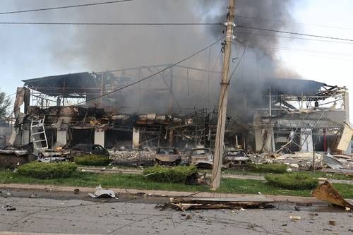 Moscú y Kiev se acusan de violar la tregua; Ucrania reporta al menos 27 muertos
