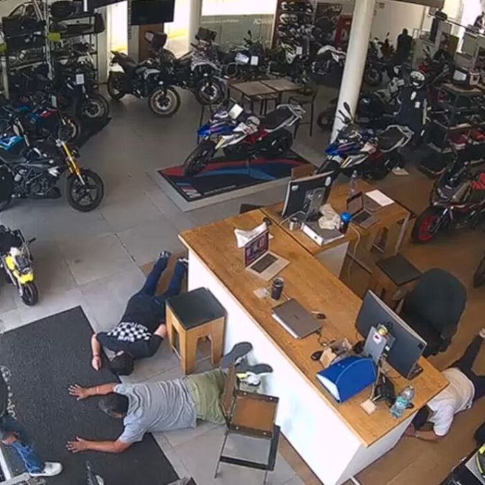 Captan violento asalto en agencia de motocicletas en Cuernavaca; no hay detenidos
