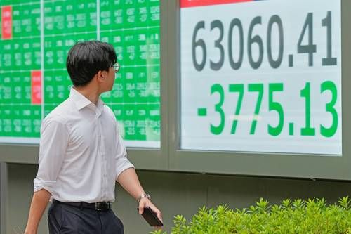 peso-pierde-terreno-y-cierra-en-17-52-pesos-por-dolar-tras-escalada-en-medio-oriente