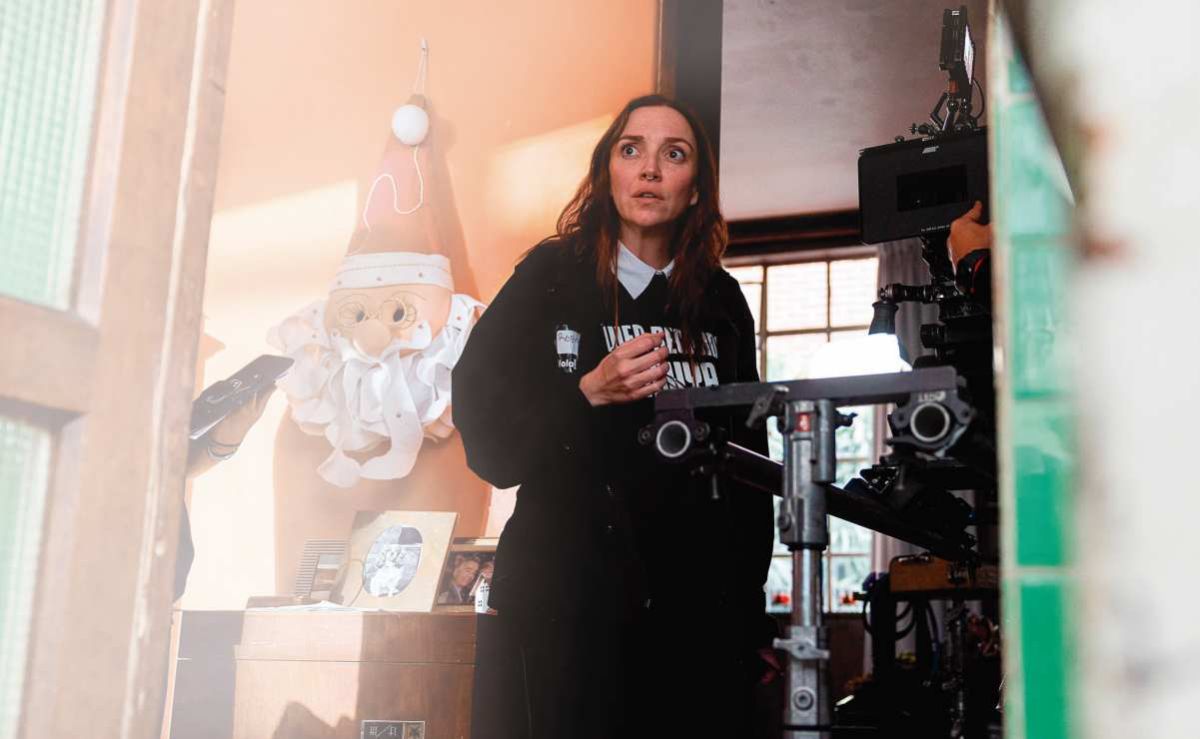 Regina Blandón encuentra libertad en los sets al abordar temas difíciles
