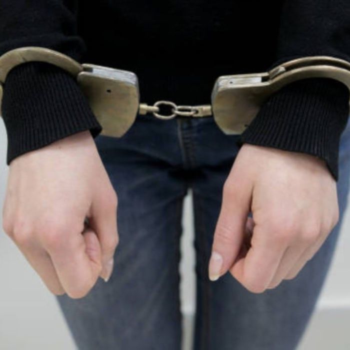 Detienen en Nogales a mujer investigada por presunto fraude contra 33 personas