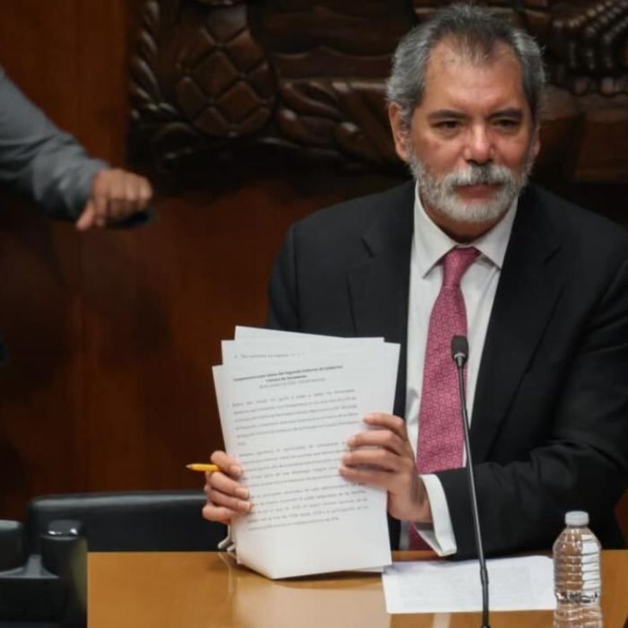 Edgar Amador defiende ante el Senado una política de crecimiento con bienestar