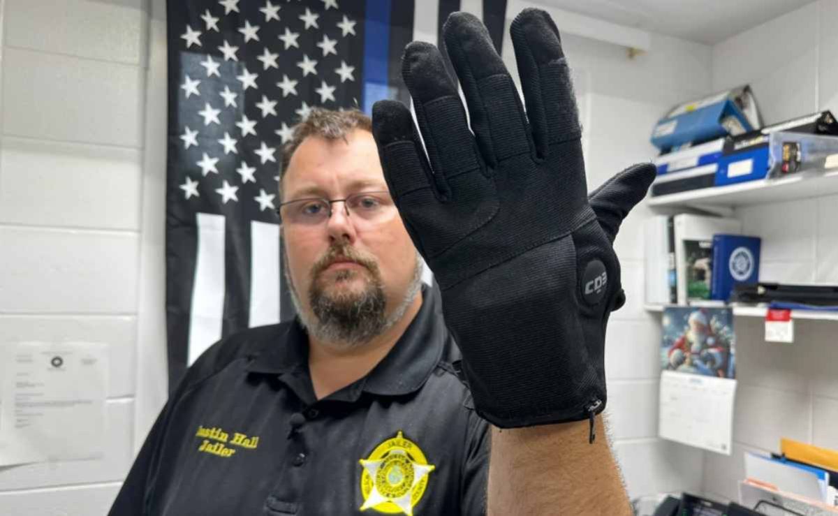 estudio-del-ejercito-revela-dolor-intenso-causado-por-guantes-electricos-comprados-por-ice