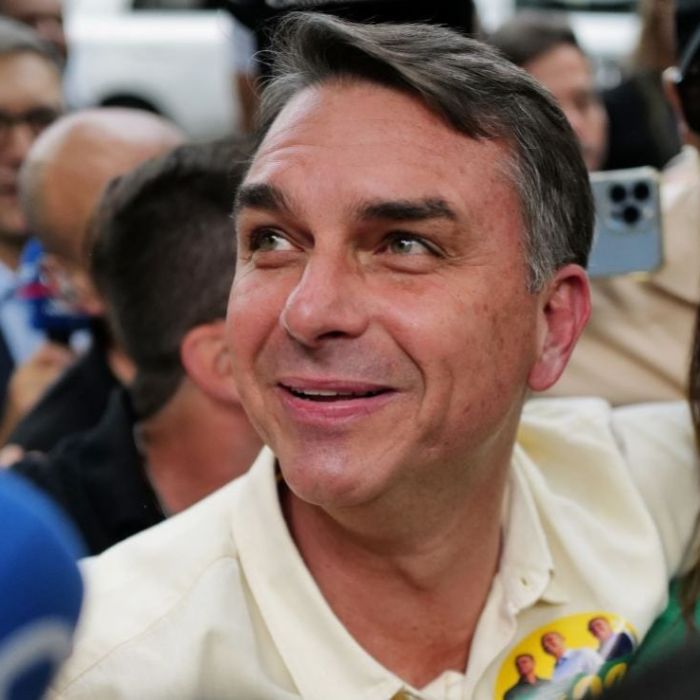 Flávio Bolsonaro suma el respaldo de Ronaldo Caiado rumbo al balotaje en Brasil