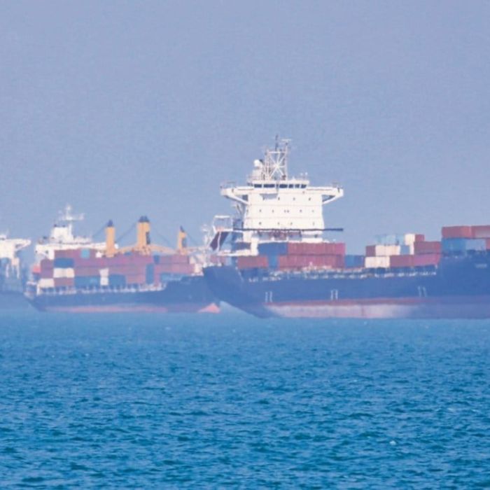 Irán amenaza con bloquear rutas petroleras de Ormuz; Rubio asegura que perdió el control del estrecho