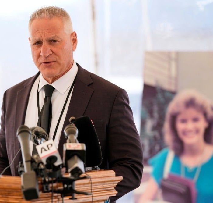 Tras ejecución fallida de Christa Pike, renuncia el director de prisiones de Tennessee