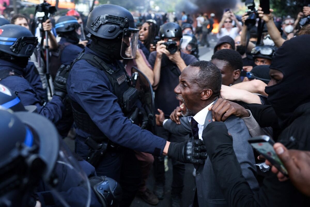 quien-es-bally-bagayoko-el-alcalde-de-saint-denis-que-se-interpuso-entre-policias-y-estudiantes-en-paris